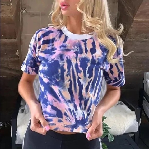 ADIDAS ORIGINALS three stripe cropped t-shirt in blue tie dye - Picture 2 of 8
